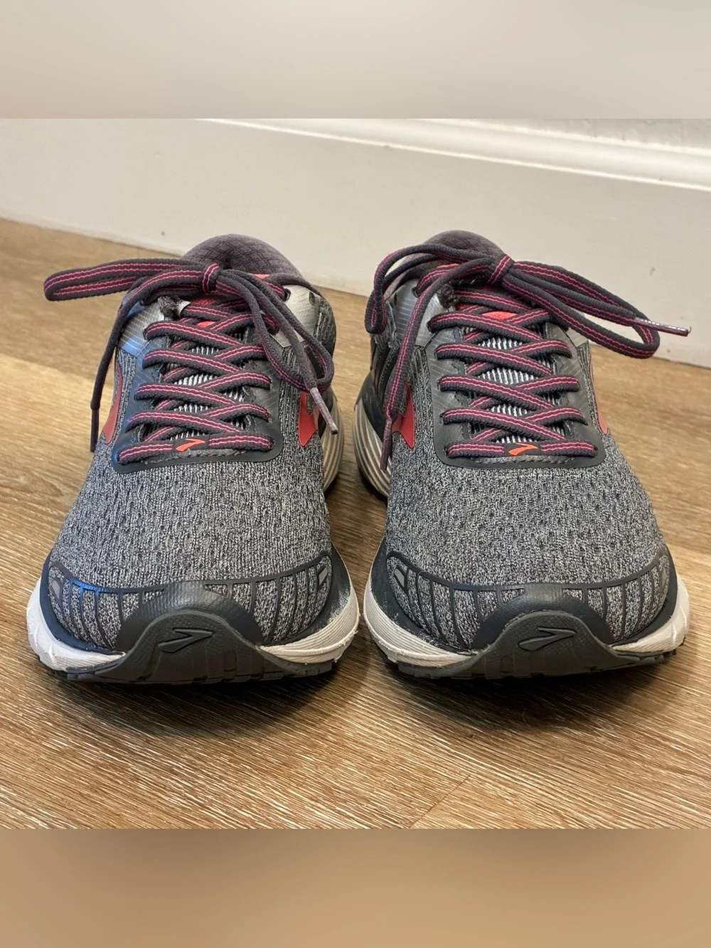 Brooks Adrenaline GTS 18 Running Shoes Grey Pink Women’s US 9.5 EU 41  26.5cm